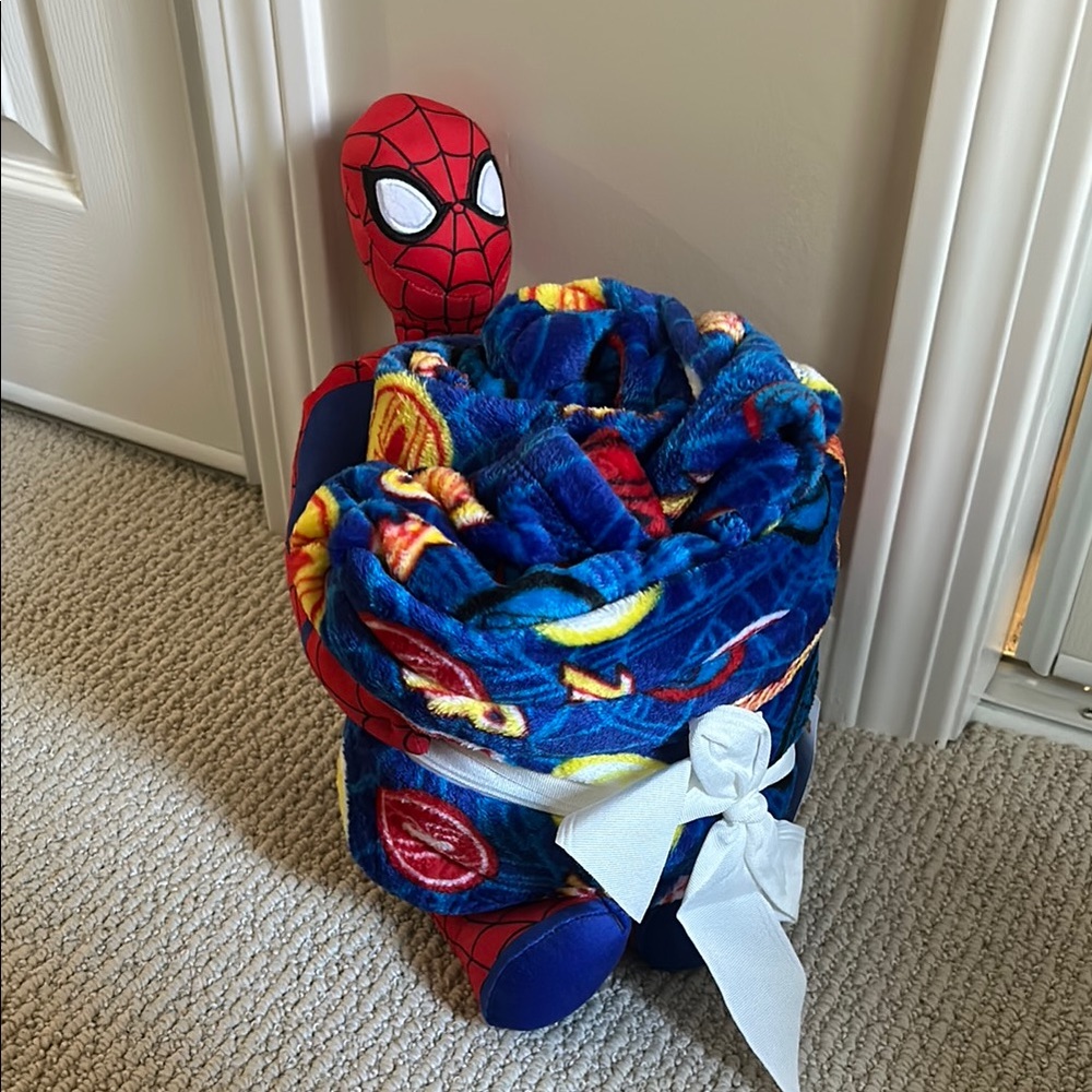 Spider-man blanket with stuffed spider man